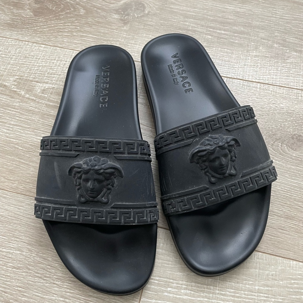 Versace slides